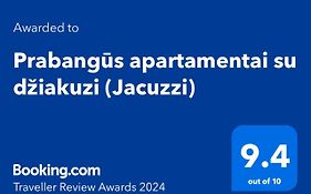 Prabangūs apartamentai su džiakuzi (Jacuzzi)
